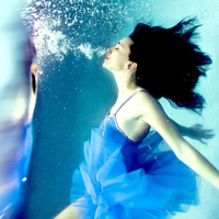 80�ż�Լ���Ů��ͷ�� ÿ�ܾ��ʾ���