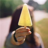 80�ż�Լ���Ů��ͷ�� ÿ�ܾ��ʾ���