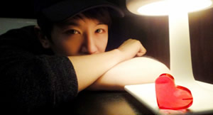 ���ֶ�����qq����ͷ��һ��һŮ ׷Ѱ�ҵ��Ҹ�����