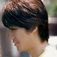 ���û����qq����ͷ��һ��һŮ �����Ѵ��ɻ���