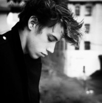 ϲ���������ڴ��߿�·�ϵ�����QQͷ�� 