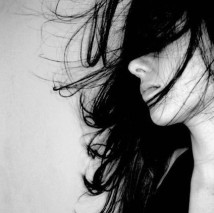 ϲ���������ڴ��߿�·�ϵ�����QQͷ�� 