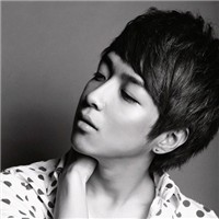 �������ж����ͷ��������Ը�����ͷ�� 