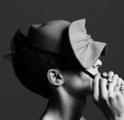 ŷ��qq�����ڰ�ͷ��_������������̫��Ŀհ׺����