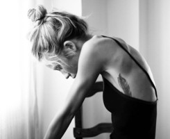 ŷ���ڰ�ͷ��_ĳ���������˲�� 