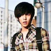 ������Ψ���ɰ�����ͷ��_��ɫ��ͷ��ʱ�е��۾��Ե����Ǹ�����