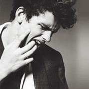 �������ڰ�ŷ������ͷ��_û������ɫ���ǵ��˸�չ¶����