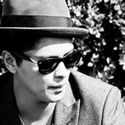 �������ڰ�ŷ������ͷ��_û������ɫ���ǵ��˸�չ¶����