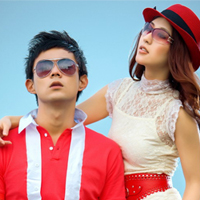 ���˱˴˵�����QQ����ͷ��һ��һŮ������ֻ������Ķ���