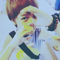 ��Լ�������ķ���������ͷ����ϧ���İ�������������������ǰ