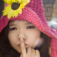 ��л��������QQ����ͷ��һ��һŮ��һ���İ���������