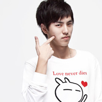 �����ṩ���ڽ���������QQͷ������һ�ԣ���һ�밮����