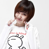 �����ṩ���ڽ���������QQͷ������һ�ԣ���һ�밮����