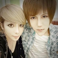 һ���Ҹ��������·�����ͷ������һ���Ӹ���ӵ��