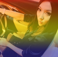 ���ǰ����ϵ�QQ����ͷ��һ��һ�ң�ע����һ����ֻ�������