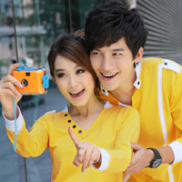 ���ǰ����ϵ�QQ����ͷ��һ��һ�ң�ע����һ����ֻ�������