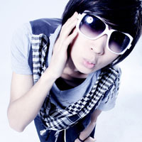 ��������������Ե�ͷ�񡢹̶�ֻ�����ڵڶ�������