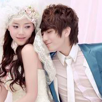 ����ȥ���Ҹ�δ��QQ����ͷ��һ��һŮ��������ô������������ʵ��