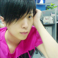 ����ȥ���Ҹ�δ��QQ����ͷ��һ��һŮ��������ô������������ʵ��