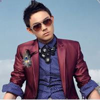 �ഺ��������ͷ����qq����ͷ��һ��һŮ��������ȥ����Ϊ���ڸ���