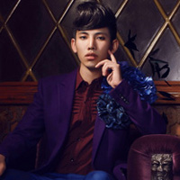 �ഺ��������ͷ����qq����ͷ��һ��һŮ��������ȥ����Ϊ���ڸ���