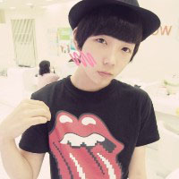 �ഺ��������ͷ����qq����ͷ��һ��һŮ��������ȥ����Ϊ���ڸ���