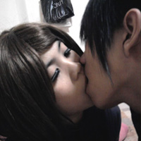 ���л���ʽ���±���ͷ��һ��һŮ���ʺ������Ǽ�