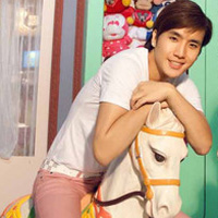 ���л���ʽ���±���ͷ��һ��һŮ���ʺ������Ǽ�