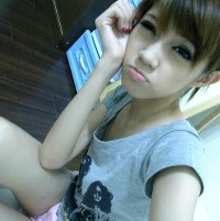 ���л���ʽ���±���ͷ��һ��һŮ���ʺ������Ǽ�