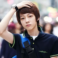 �ܺ���������qq����ͷ��һ��һŮ����ô���ֳ��ͻ��кܶ���