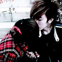 �ܺ���������qq����ͷ��һ��һŮ����ô���ֳ��ͻ��кܶ���