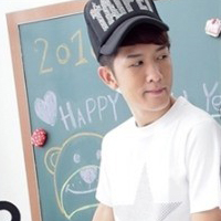 ���˱���Ҳ��������ͷ��һ��һŮ��Զ��������һ����