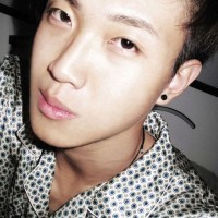 ���˱���Ҳ��������ͷ��һ��һŮ��Զ��������һ����