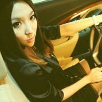 ���˱���Ҳ��������ͷ��һ��һŮ��Զ��������һ����