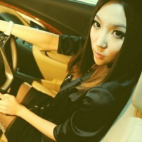 ���˱���Ҳ��������ͷ��һ��һŮ��Զ��������һ����