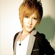 ���������º�qq����ͷ��һ��һŮ�����������ӻ��к�