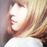 δ�����͸���������ͷ��һ��һŮ�����������ж��