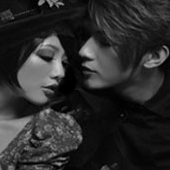 �����ڷ�����qq����ͷ��һ��һŮ�������ں���о�˵��