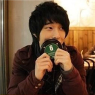 ����ȫ����������ͷ��һ��һŮ����������˵