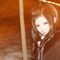 ���������뾫����ͷ��һ��һŮ�����˺��е���