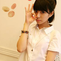 ���������뾫����ͷ��һ��һŮ�����˺��е���