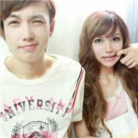 ȥ����įΪ������qq����ͷ��һ�ԡ�˵���������ж��ٰ�