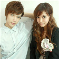 ȥ����įΪ������qq����ͷ��һ�ԡ�˵���������ж��ٰ�