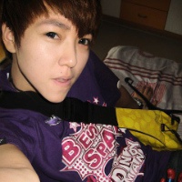 ���°�������һ��ͷ�񡢰��ĴҴ�ֻΪŵ��