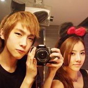 �������˼QQ����ͷ��һ��һŮ���Ǻ�