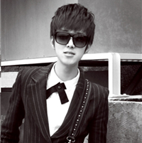 ���Ƕ��ִ��QQ����ͷ�񣺱����ѹ�ռ��������