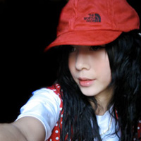 ����Ů�����˿ɰ��ķ�����ͷ��СС������ǿ�øо�