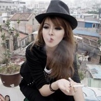 ���˵��غ�ʱ�г���Ů��QQͷ��_ 