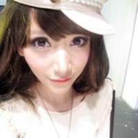 ���ų���ɰ���һ��QQŮ��ͷ�񡢱�Ҫ����΢Цÿ���߹�