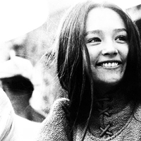 С�˸е�Ů��ͷ�� ʱ�ⲻ����ת